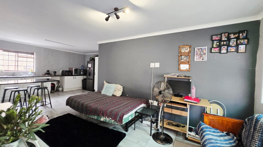 6 Bedroom Property for Sale in The Village Western Cape